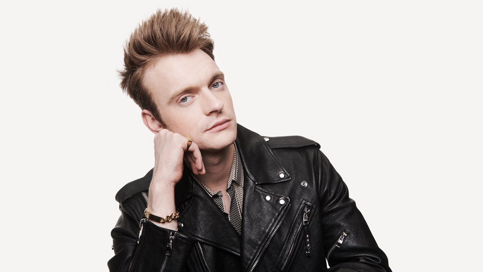 Apple_announces-first-apple-music-awards-hero-Finneas-O-Connell_120219_big_carousel.jpg.large.jpg