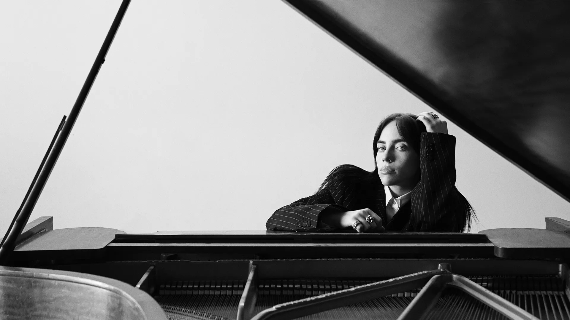Billie-Eilish-16x9-3.jpg