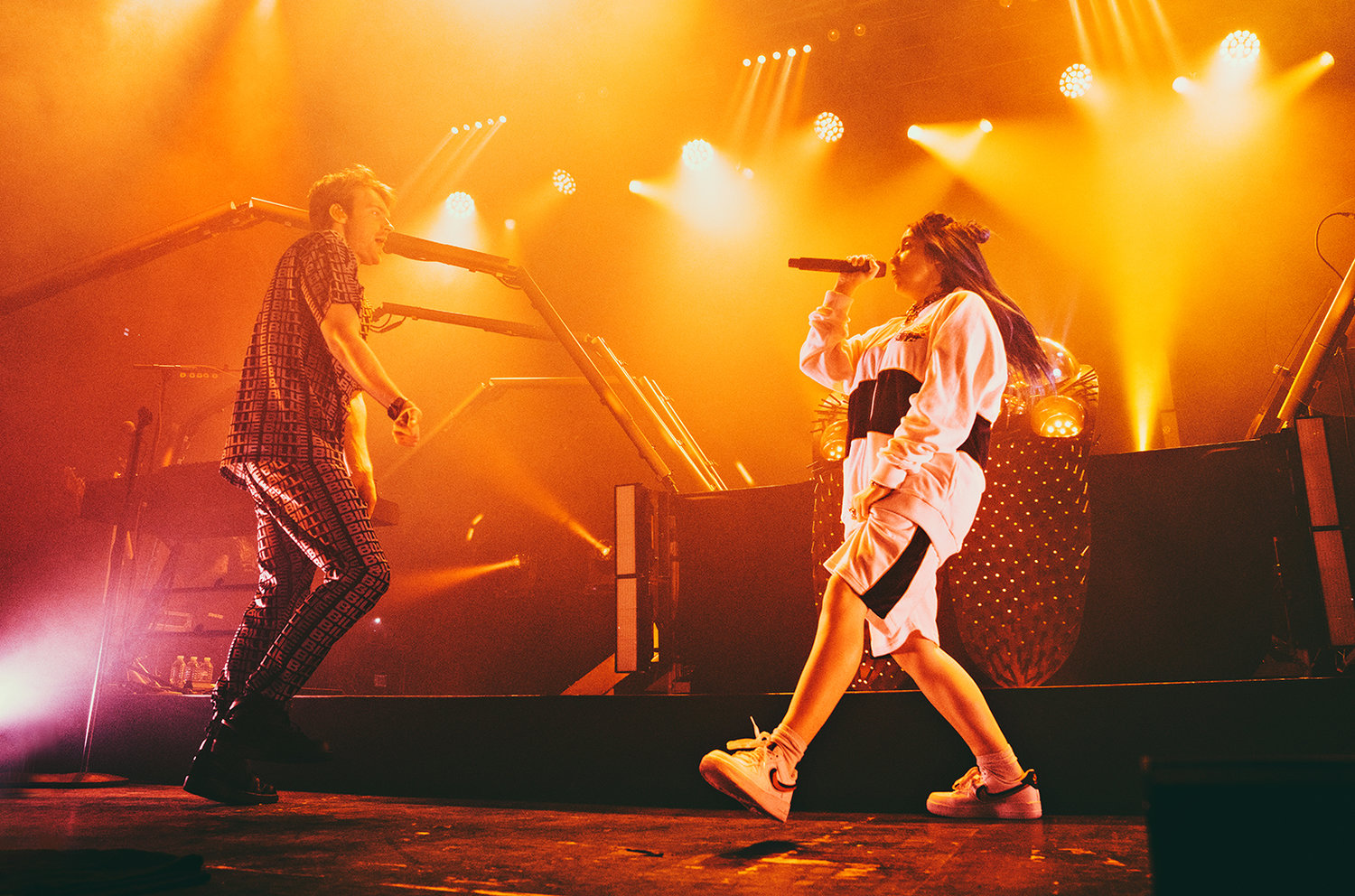 billie-eilish-finneas-oconnell-1-by-1-tour-nov-5-2018-billboard-1548.jpg