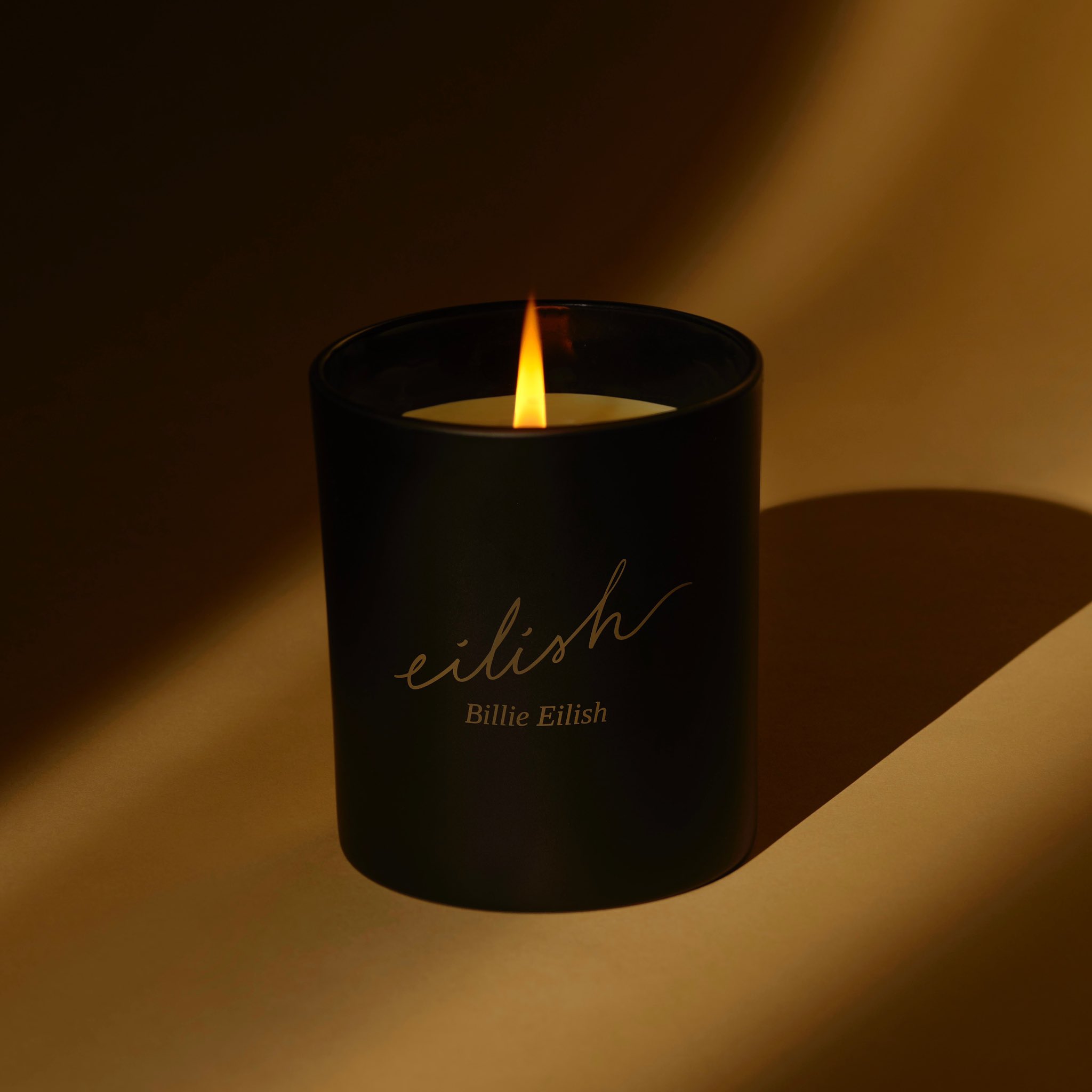 eilish_fragrance_candle.jpg